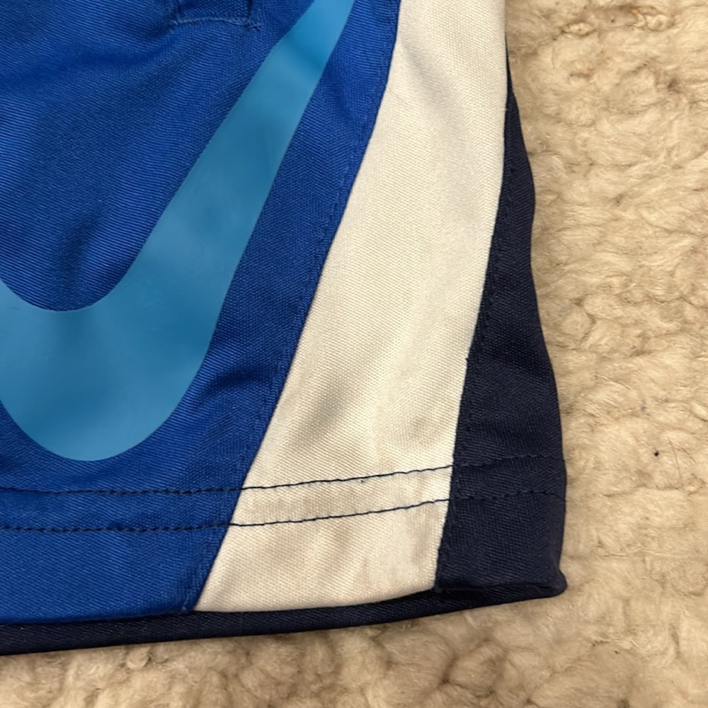 Nike/Levi’s shorts bundle - Picture 8 of 10